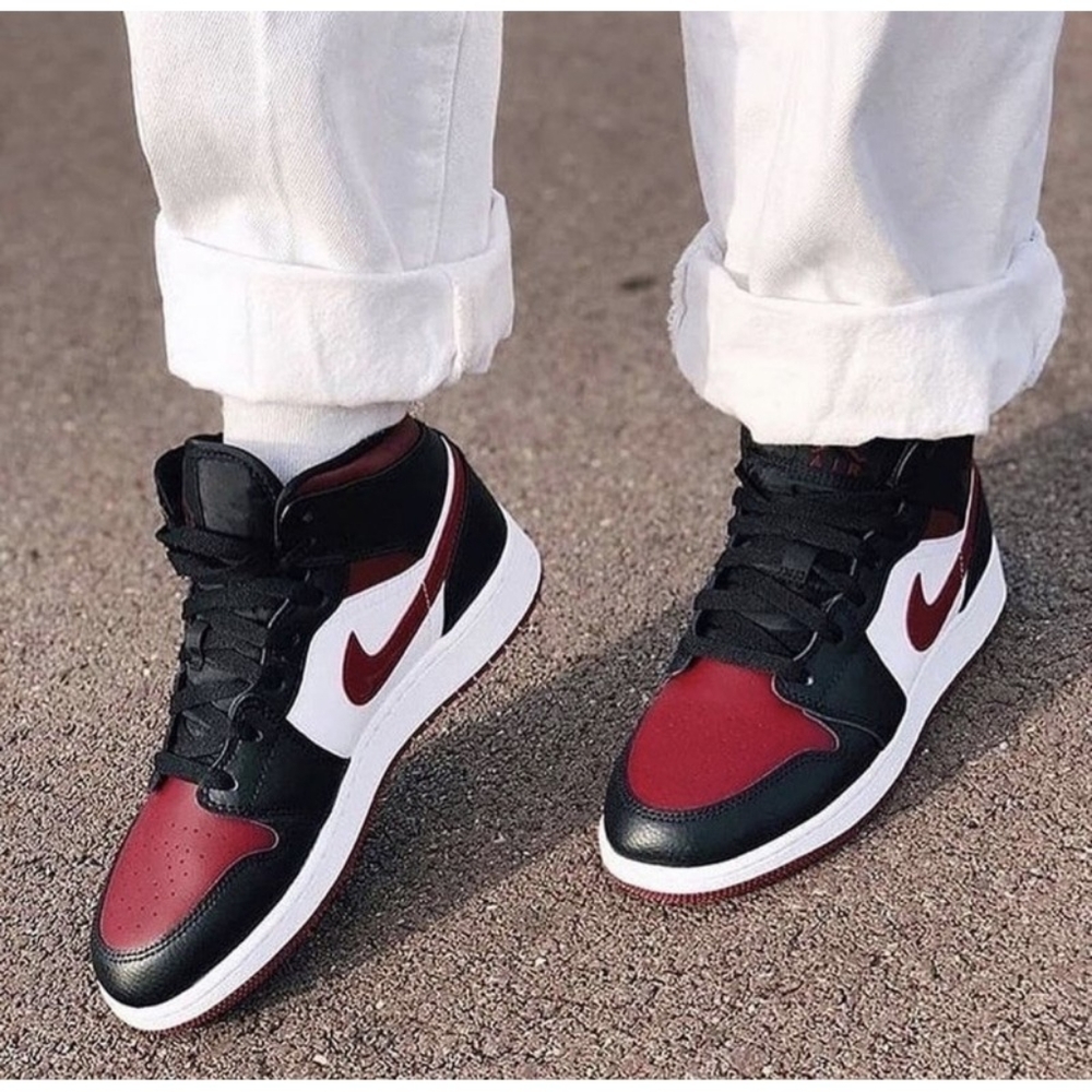 Jordan Air 1 Mid
